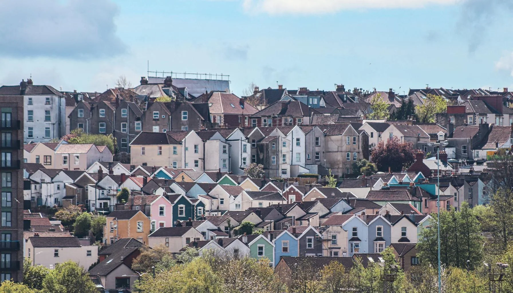 UK House Prices Stall: Key Insights for Buyers and Investors