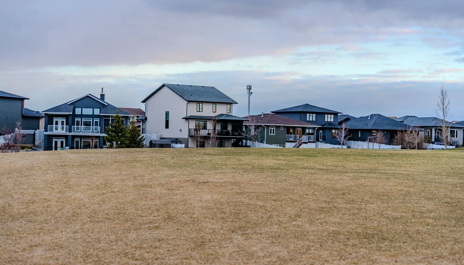 Average House Prices Dip: Insights for the Mortgage Market