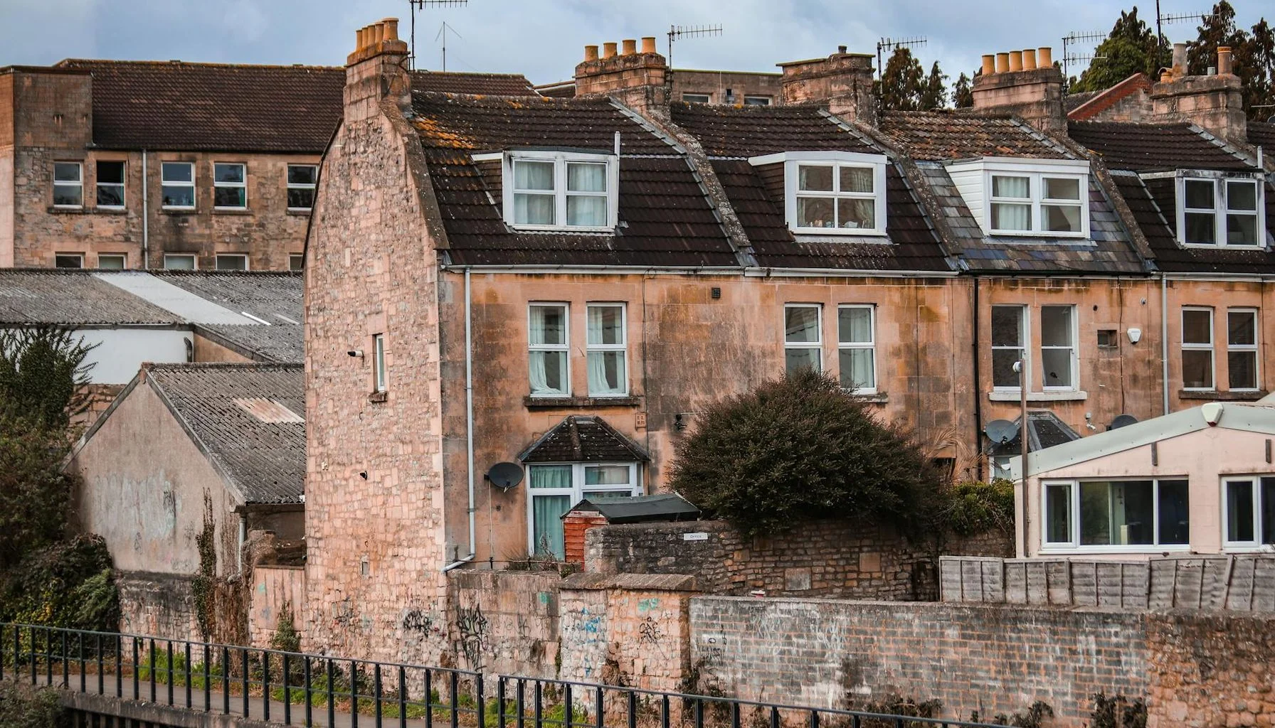 UK Mortgage Market Update: House Price Growth Slows to 1.7%