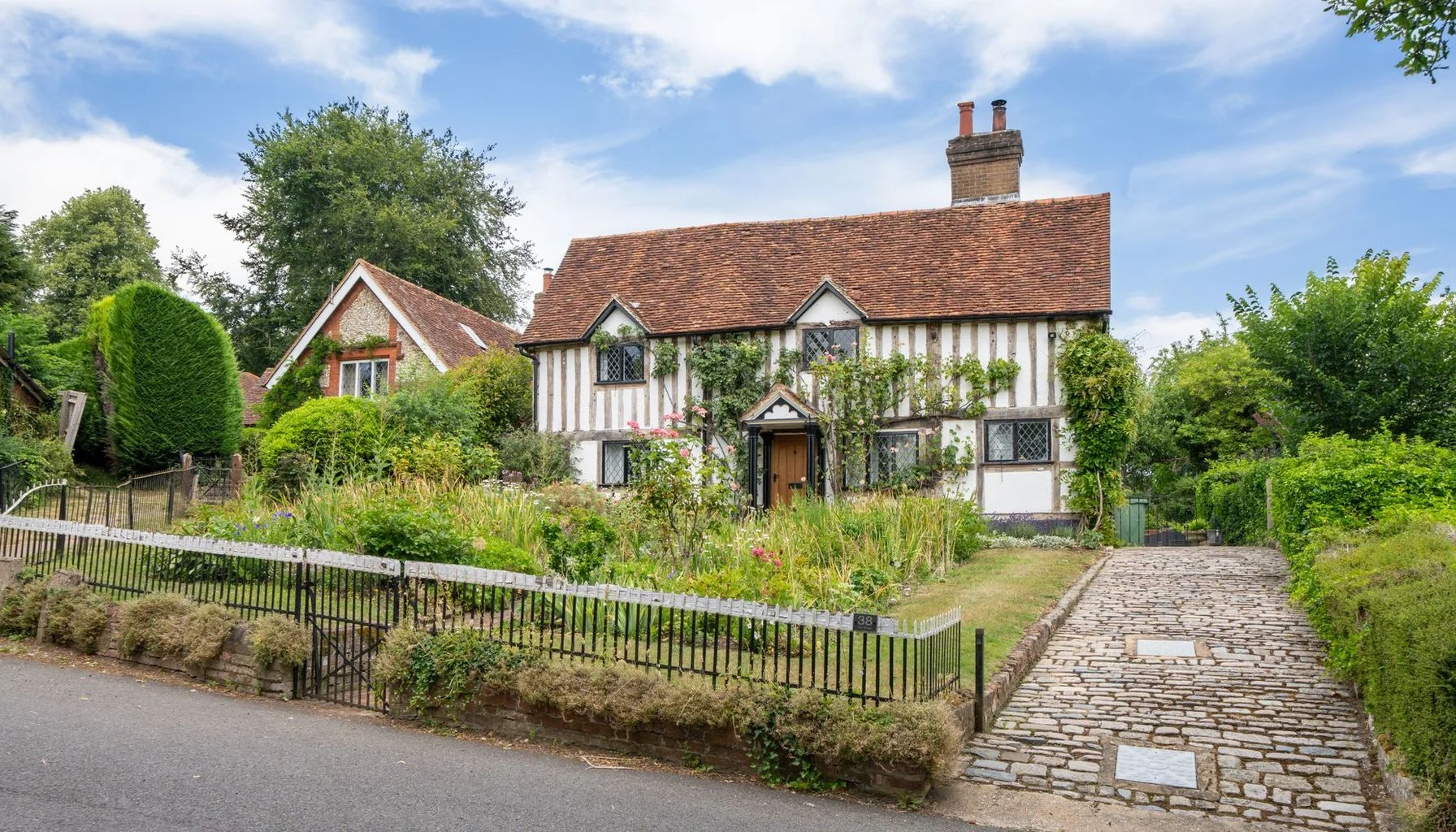 Afin Bank Hits £135M in Buy-to-Let Mortgage Approvals