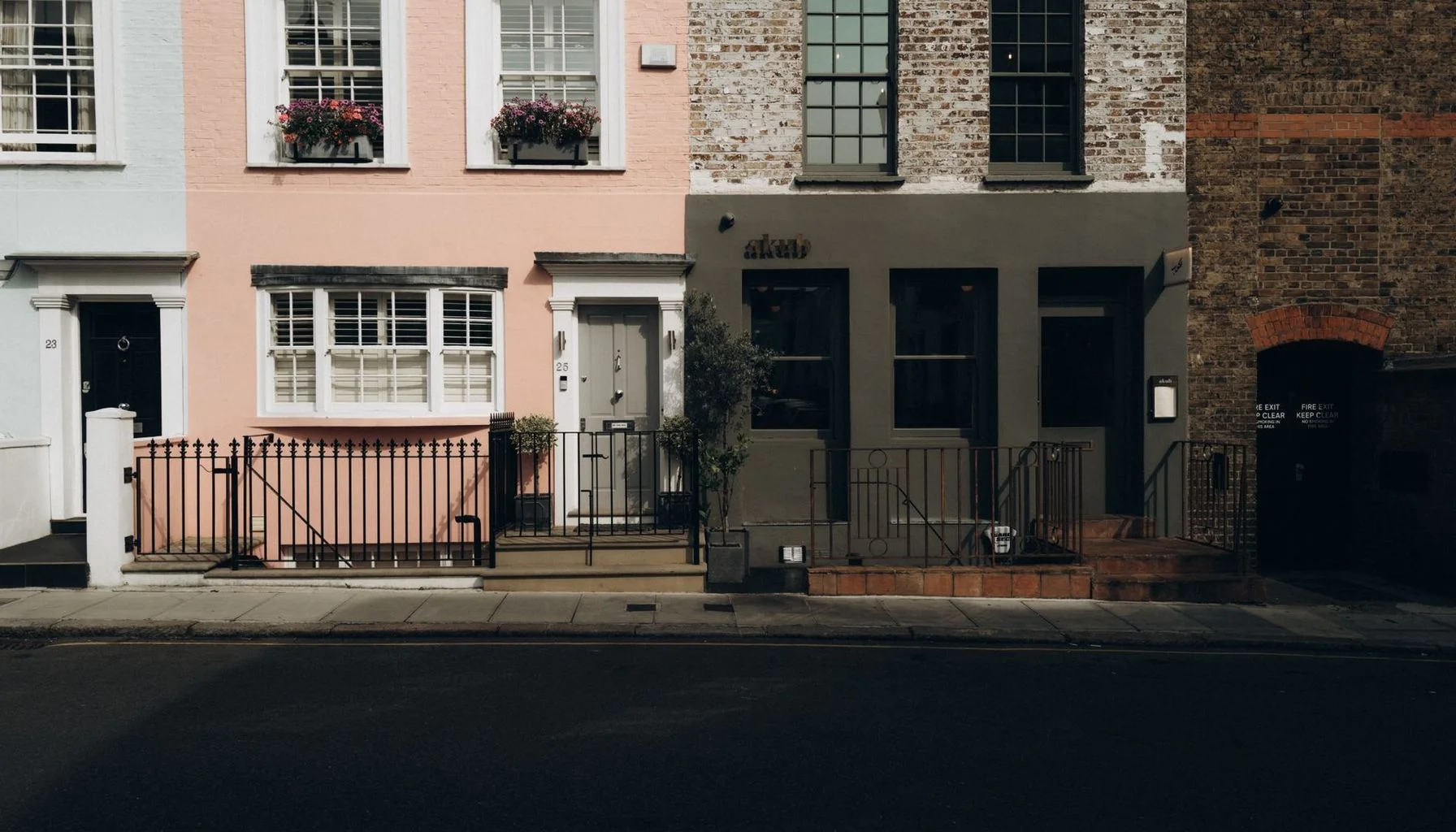 UK buy to let mortgage article image for Quantum Mortgages Hits £1bn Milestone in Mortgage Market