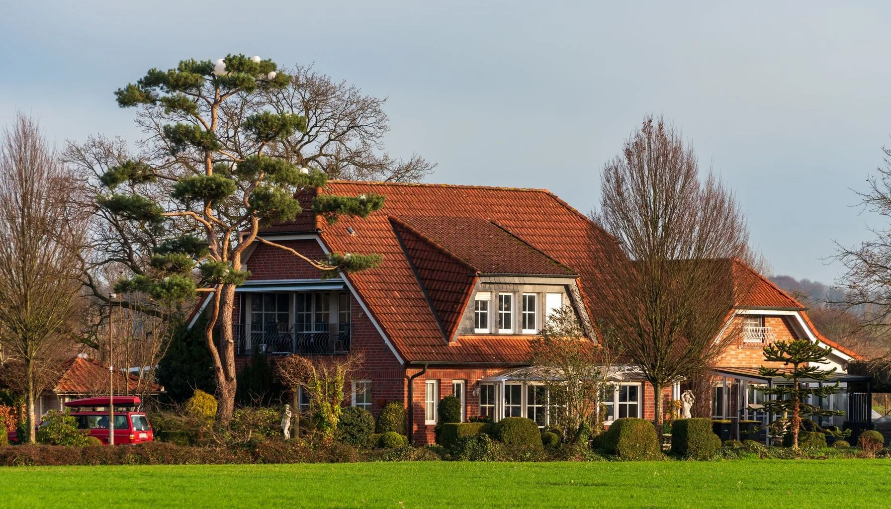 Unregulated Mortgage Advice: Risks in the Mortgage Market